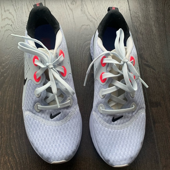 NEW, NEVER WORN Nike Legend React - Picture 3 of 3